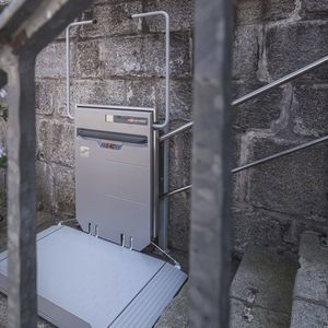 移動困難者用階段昇降機プラットフォーム