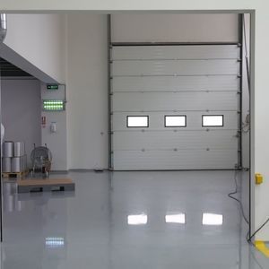 セクショナル産業ドア