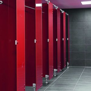 ガラス製トイレ用キュ－ビクル