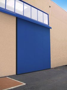 スライド式産業ドア