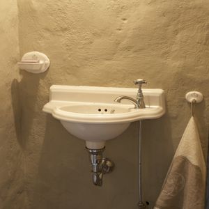 壁掛け式洗面器 1