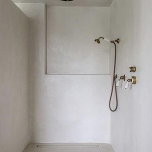 壁取り付け式シャワーセット 1
