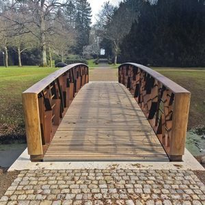 ハード ウッド製橋