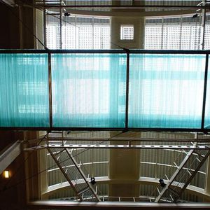 テクスチャード仕上げガラスパネル
