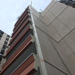 石製ベンチレーテッドファサード