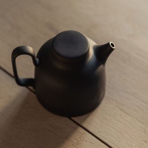 砂岩製ティーポット