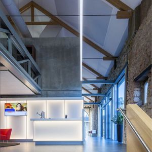 吊り下げ式照明器具