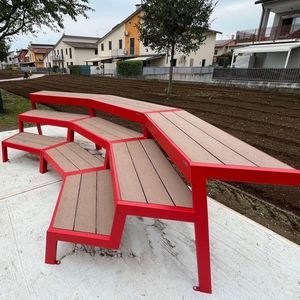 現代風公共ベンチ