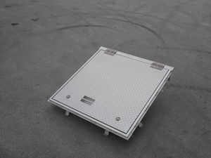 上げ床用アクセスハッチ