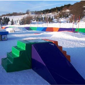 冬季スポーツ用気泡ゴム成形