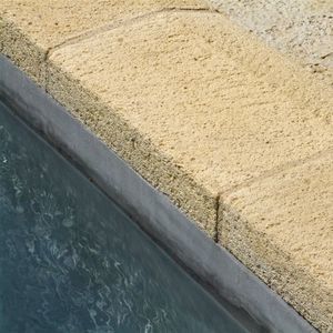 コンクリート製プール用縁石