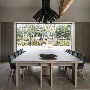 現代風ダイニングテーブル