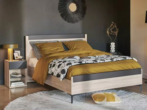 ダブルベッド 1