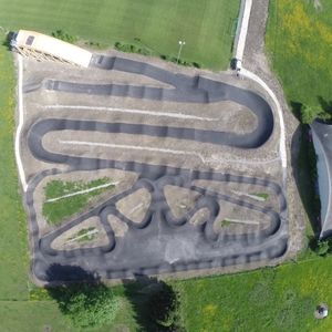 バイクパーク用ポンプトラック