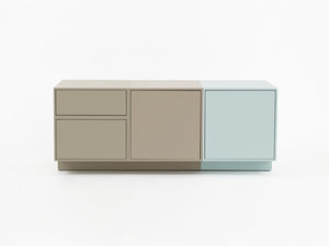 コンテンポラリーサイドボード / 漆木材 / 漆塗りを施したMDF / 木製プレート製