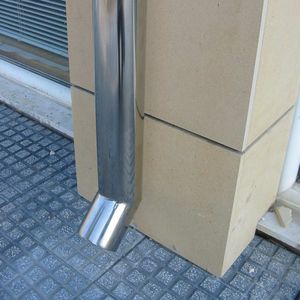 ステンレス製竪樋 1