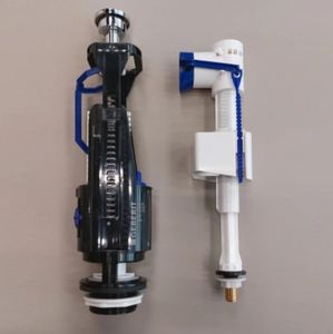 シングルトイレの水洗ボタン 1