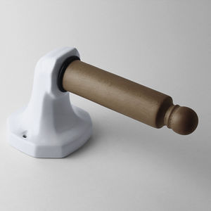 壁取り付け式トイレットロール紙保持具 1