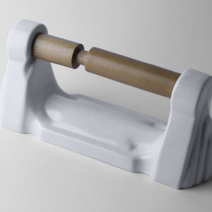 壁取り付け式トイレットロール紙保持具 1