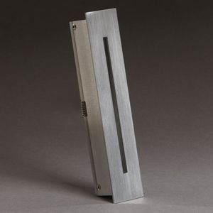 壁埋め込み式照明器具