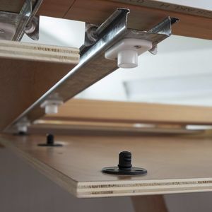 パネル用締結部品