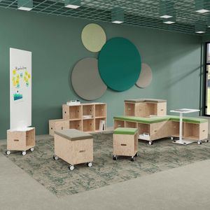 キャスター付き収納家具 1
