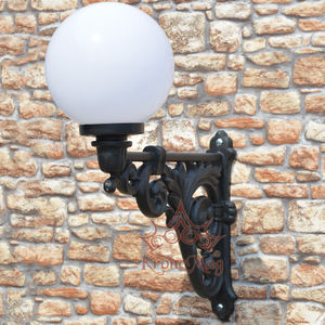 伝統的壁掛け照明 1