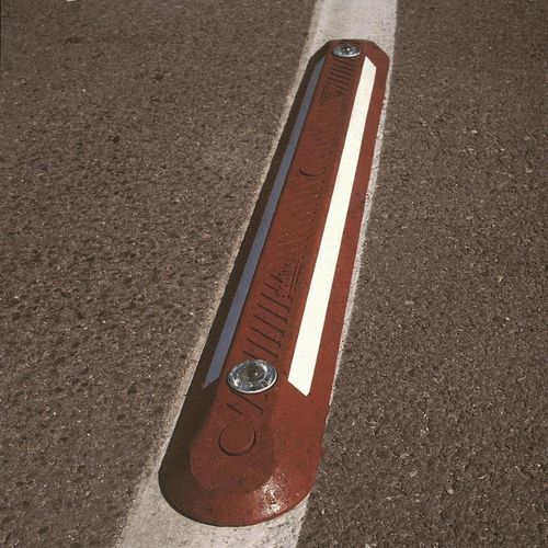 自転車道路鋲 - VELOCITE - Aximum - マークアップ用