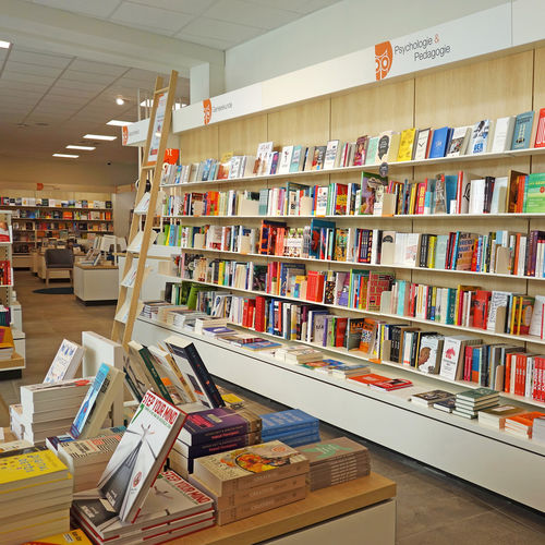 壁取り付け式パンフレットホルダー - BOOKSTORES - Gondella - 木製 / 業務用