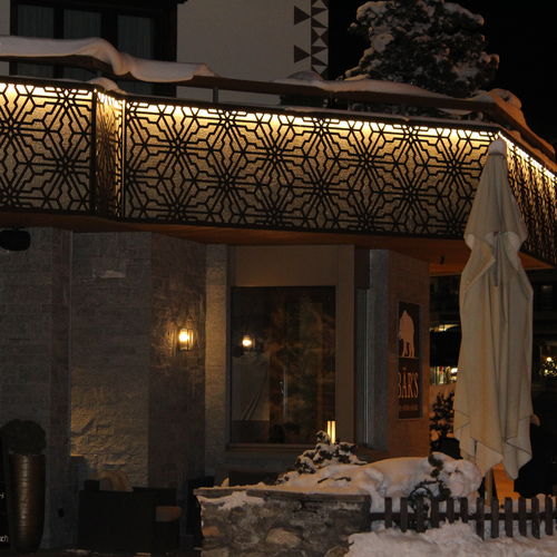 HPL手すり - CELLON - HOTEL PIZ BUIN KLOSTERS - Bruag Design Factory AG - パネル付き / 屋外用 / バルコニー用