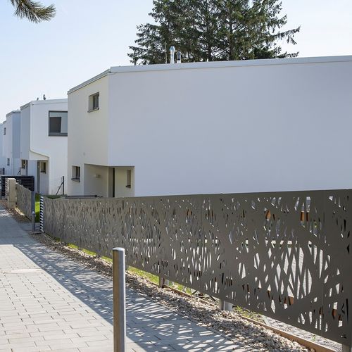 面格子フェンス - CELLON RUTHNERGASSE WIEN - Bruag Design Factory AG - パネル付き / 庭用 / HPL