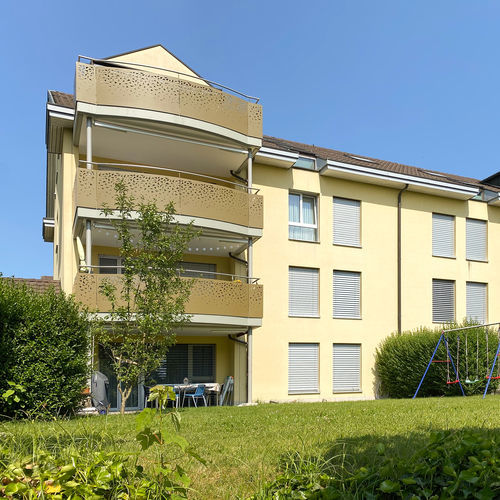 HPL手すり - CELLON - Nielsenstrasse Buchrain - Bruag Design Factory AG - パネル付き / 屋外用 / バルコニー用