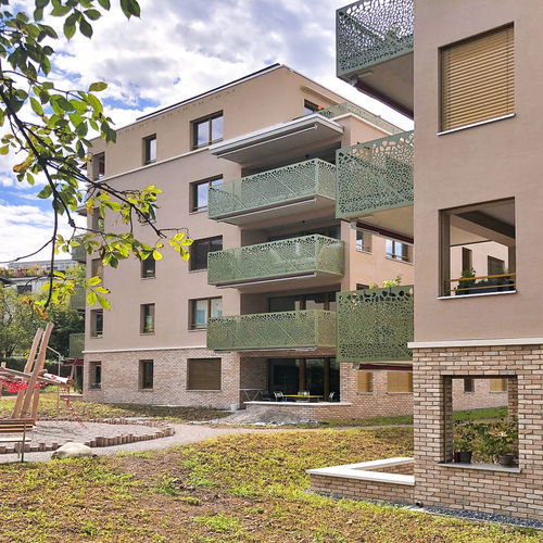 HPL手すり - CELLON - MFH Döltschiweg Zürich - Bruag Design Factory AG - パネル付き / 屋外用 / バルコニー用