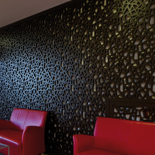 間仕切壁用装飾パネル - SPA-RESORT THERME GEINBERG - Bruag Design Factory AG - MDF / 穴あき