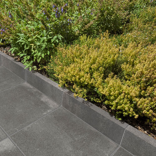 庭用コンクリートエッジ - TESSERA KERB   - SAS PREFABRICADOS DE HORMIGON SA - コンクリート製 / 屋外用 / 長方形