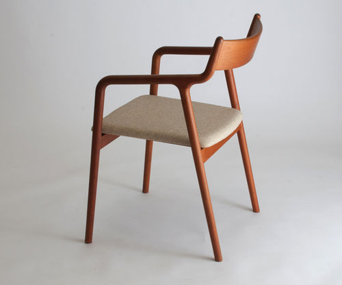 現代風チェア - PEPE - Miyazaki Chair Factory - 屋内用 / 木製 / 布張り