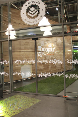 テキスト壁ステッカー - CENTRE COMMERCIAL AUCHAN HAUTEPIERRE - Atelier d'Art Osmoze - Design & décoration murale - 公共施設用