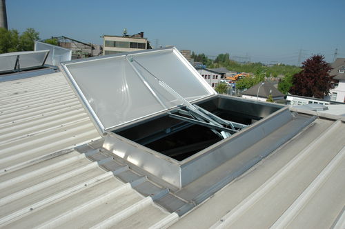 スチール避煙揚げ板 - MEGALUX SHEV SYSTEM - Van Deudekom Plastics BV - 煙と熱抽出装置