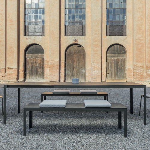 現代風テーブル - TYPE FOR OUT - iCARRARO italian makers - アルミニウム / 漆塗りスチール製 / 長方形