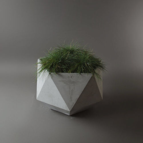ファイバー コンクリート製プランター - FEMKANT GREY CONCRETE - Adam Christopher Design - 現代風 / 公共スぺース用 / 屋内用