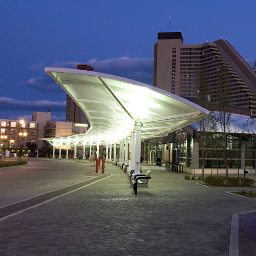 PTFE建築用膜材 - RTC CENTENNIAL PLAZA TRANSIT CENTER - FabriTec Structures - 張力構造用 / 公共スペース用 / ルーフ用