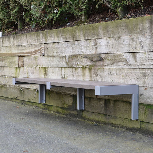 現代風公共ベンチ - URBAN FORM - Wishbone Site Furnishings - アルミニウム / 再生プラスチック製 / 壁取り付け式