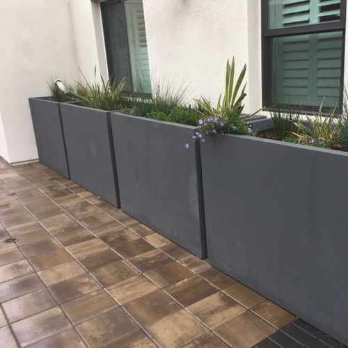 セメント製ストライププランター 直径30cm