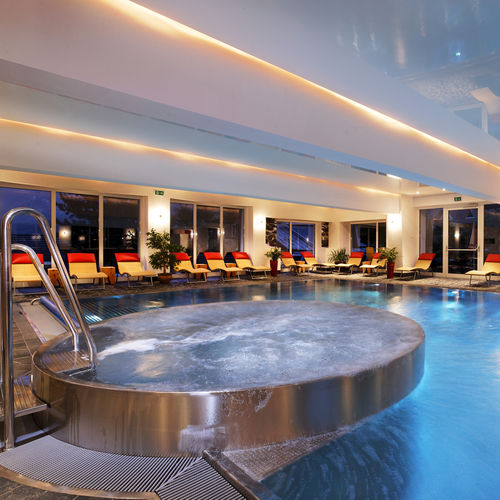 オーバーフロー式プール - WANDERHOTEL GASSER - BERNDORF METALL- UND BÄDERBAU GMBH - 室内 / 屋外用 / 屋内用
