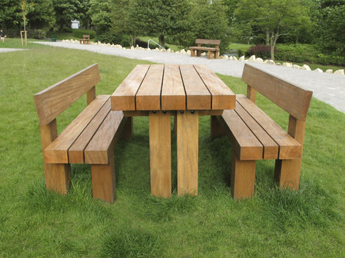 現代風ピクニック用テーブル - CHESHUNT  - Furnitubes - 木製 / 長方形 / 公共スぺース用