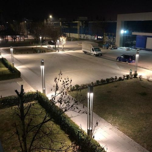 現代風発光カラム - ILARA - BSI LIGHTING TECHNOLOGIES INC. - 鋳造アルミニウム製 / LED / 屋外用