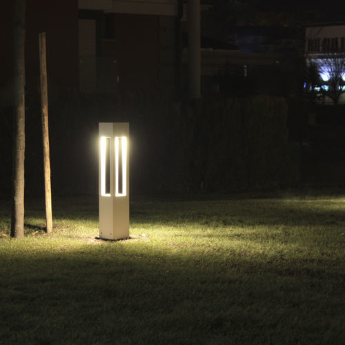 庭用照明ポール - ILARA - BSI LIGHTING TECHNOLOGIES INC. - 都会風 / 現代風 / アルミニウム