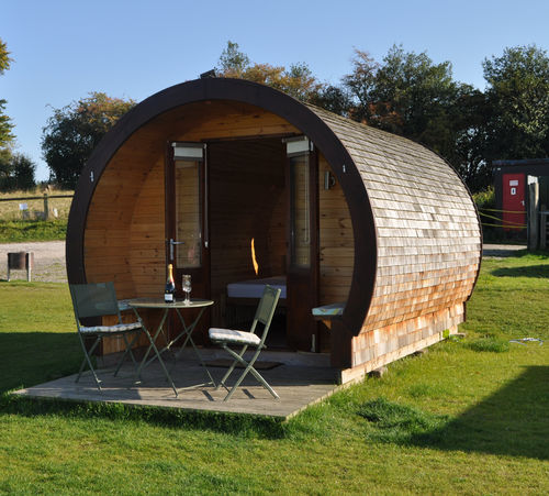 プレハブマイクロハウス Bola Tube Vector Trade Uk コンテンポラリー 複合金属製 エコ