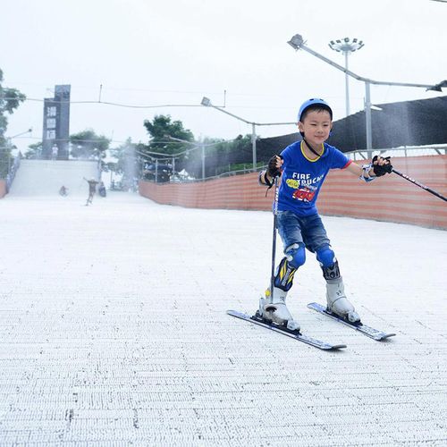 ポリプロピレン製床材 - ARTIFICIAL SKI SLOPE - Shanghai Weidan Decorative Materials Co., Ltd - スポーツ施設 / タイル / 穴あき
