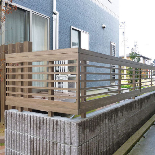 柵型フェンス - 围栏2 - Howvin outdoor furtniture - 庭用 / 木製 / 現代風